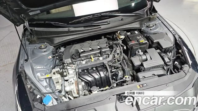 Hyundai Avante CN7 — Фото автомобиля 9