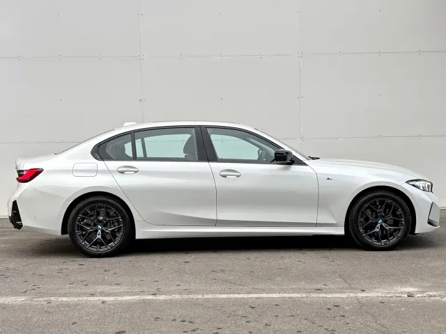 BMW 3 Series — Фото автомобиля 10
