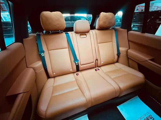 Li Auto L7 — Фото автомобиля 17