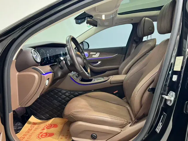 Mercedes-Benz E-Class — Фото автомобиля 3
