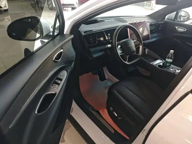 BYD Sealion 06 — Фото автомобиля 15