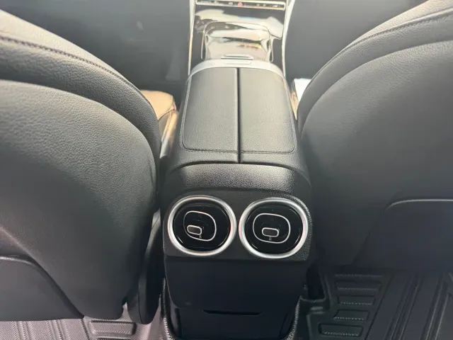 Mercedes-Benz C-Class — Фото автомобиля 10
