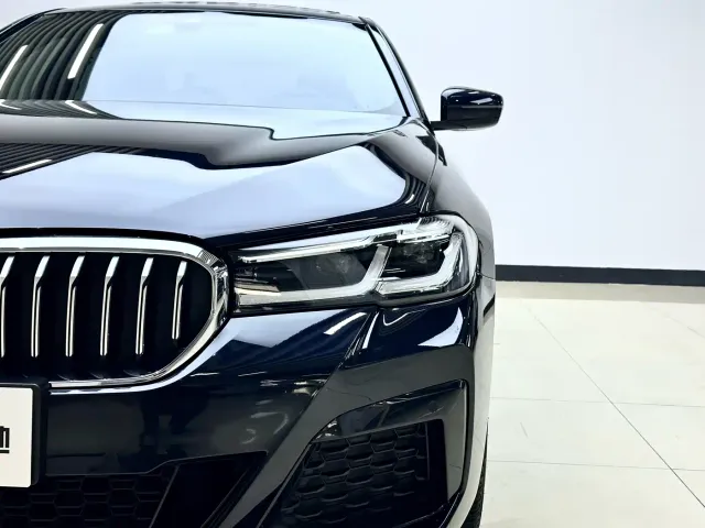 BMW 5 Series — Фото автомобиля 7