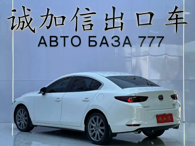 Mazda Axela — Фото автомобиля 6