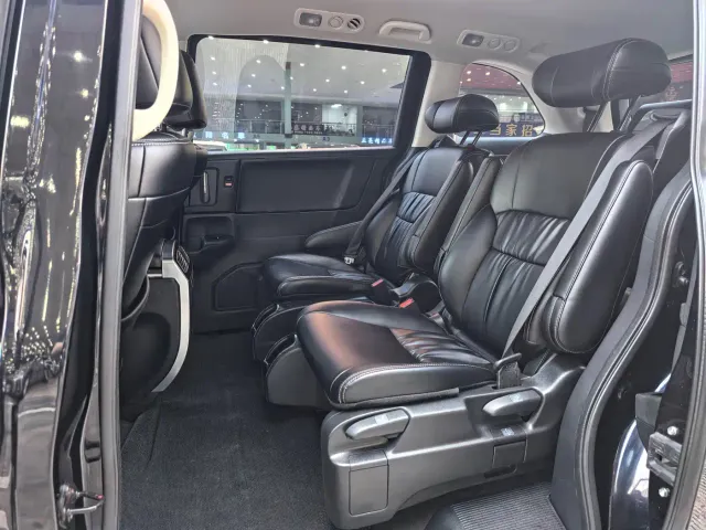Honda Odyssey 2022 2.0L e:HEV Sharp·Enjoyment Edition — Фото автомобиля 7
