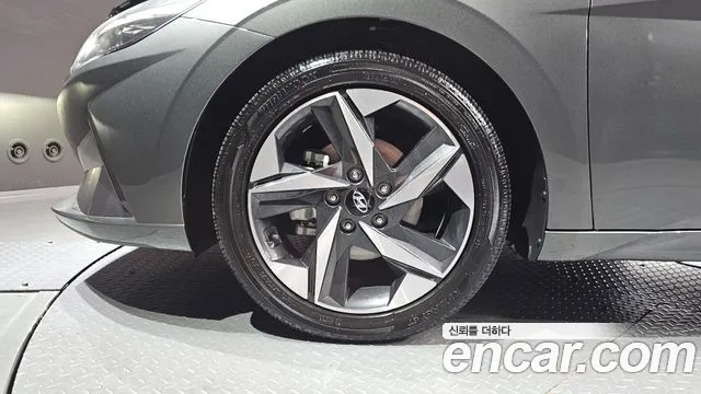 Hyundai AVANTE Avante (CN7) — Фото автомобиля 5