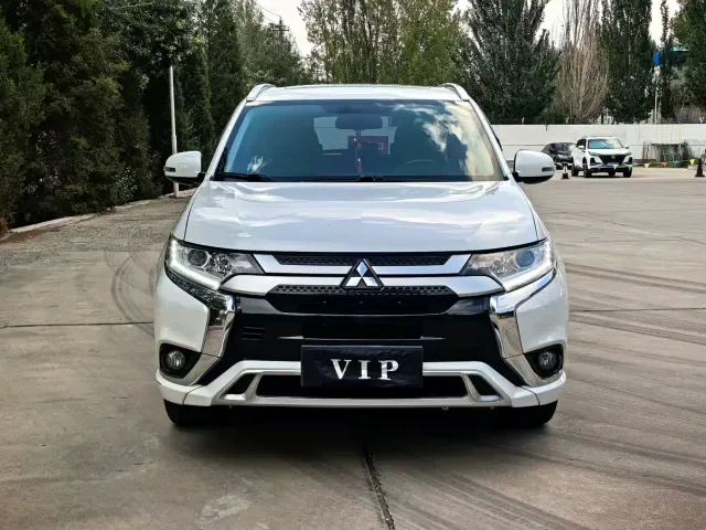 Mitsubishi Outlander — Фото автомобиля 2