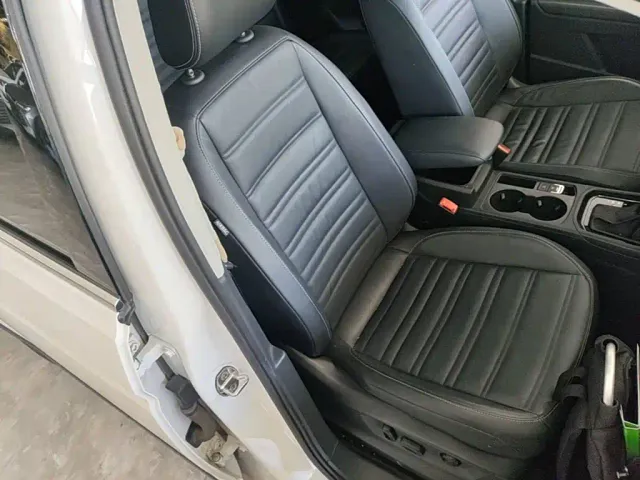 Volkswagen Touran — Фото автомобиля 24