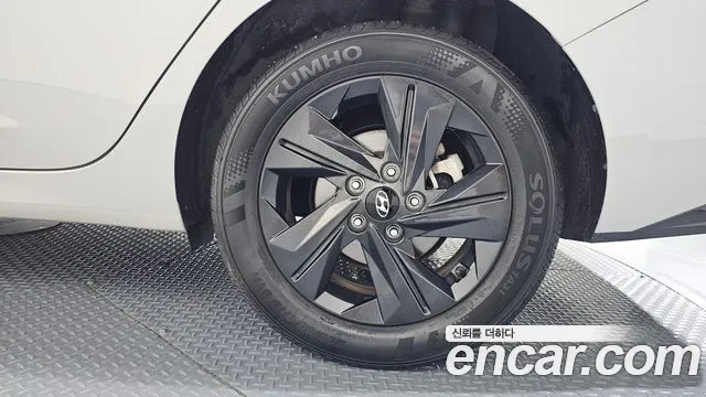 Hyundai Avante CN7 — Фото автомобиля 6