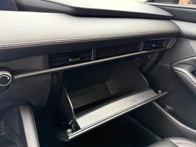 Mazda Axela — Фото автомобиля 29