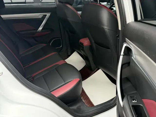 Geely Binyue — Фото автомобиля 17