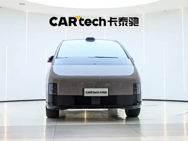 Li Auto MEGA — Фото автомобиля 13