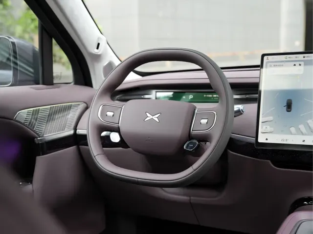 Xpeng GX — Фото автомобиля 12