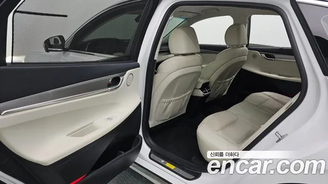 Hyundai Grandeur New — Фото автомобиля 11