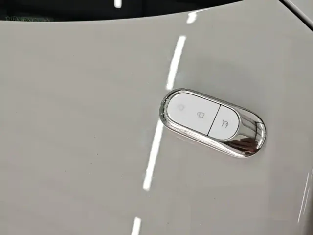 Leapmotor C10 — Фото автомобиля 16