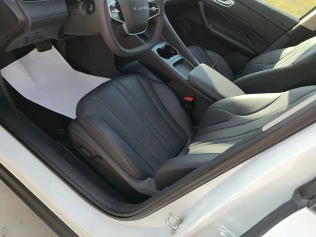 Roewe D7 — Фото автомобиля 14