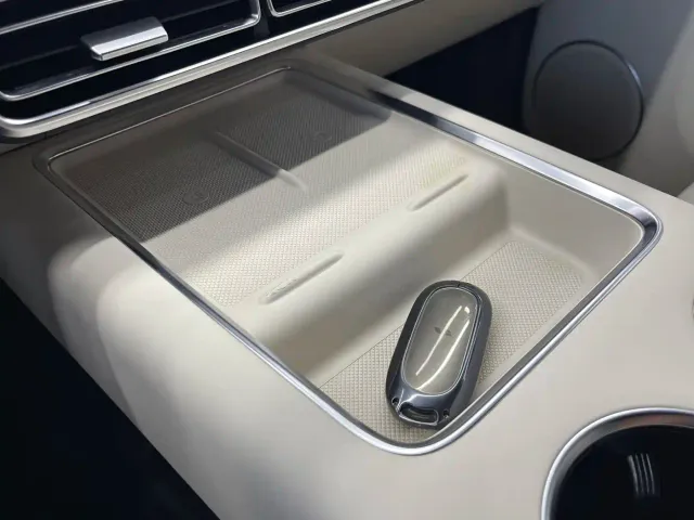 Li Auto L9 — Фото автомобиля 20