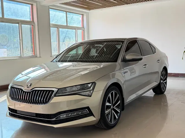 Skoda Superb — Фото автомобиля 5