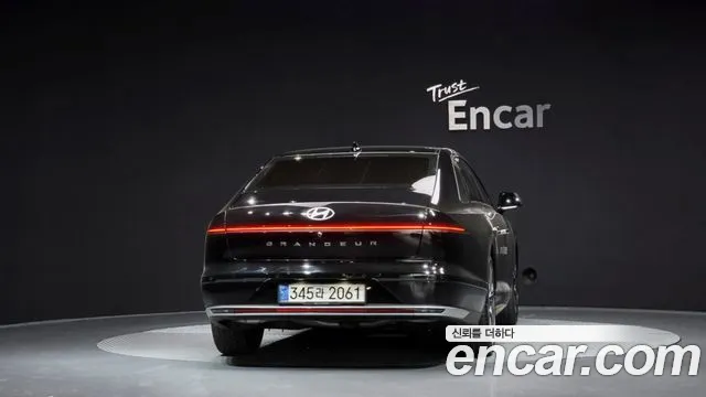 Hyundai Grandeur Grandeur (GN7) 2.5 Бензин 2WD — Фото автомобиля 4