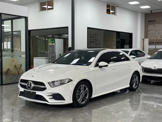 Фотография автомобиля — Mercedes-Benz A-Class