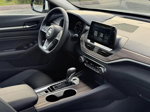Nissan Teana — Фото автомобиля 13