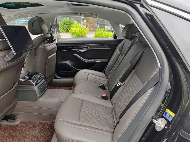 Audi A8 — Фото автомобиля 8