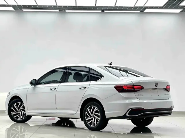 Volkswagen Lavida — Фото автомобиля 4