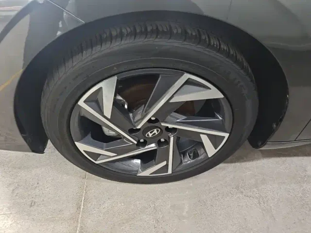 Hyundai Elantra — Фото автомобиля 22
