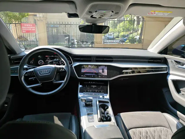 Audi A7L — Фото автомобиля 10