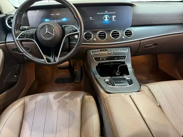 Mercedes-Benz E-Class — Фото автомобиля 5