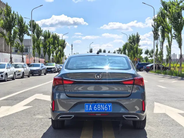 Changan Eado — Фото автомобиля 8