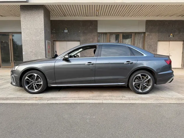 Audi A4L — Фото автомобиля 4