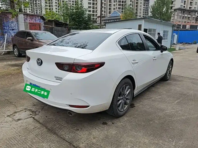 Mazda Axela — Фото автомобиля 6