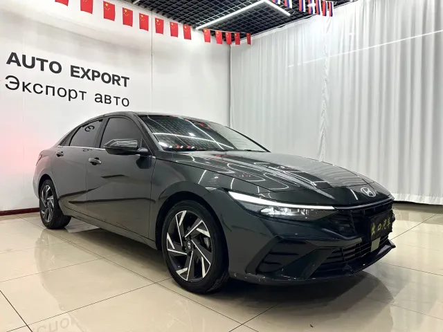 Hyundai Elantra — Фото автомобиля 3