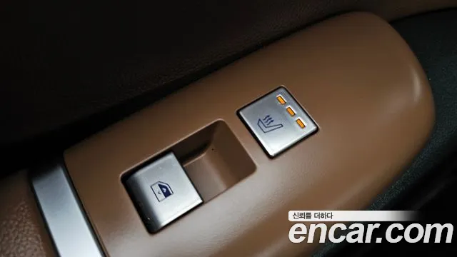 Hyundai Grandeur Grandeur (GN7) 2.5 Бензин 2WD — Фото автомобиля 18