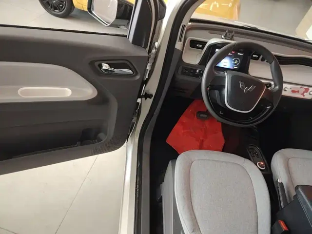 Wuling Hongguang Mini EV — Фото автомобиля 15