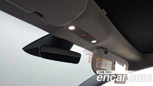 Tesla Model 3 — Фото автомобиля 24