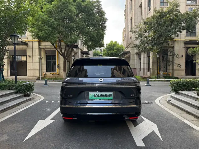 Nio ES8 — Фото автомобиля 14