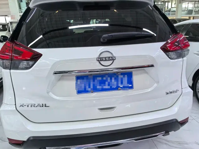 Nissan X-Trail — Фото автомобиля 5