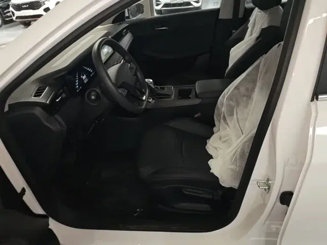 Roewe i5 — Фото автомобиля 14