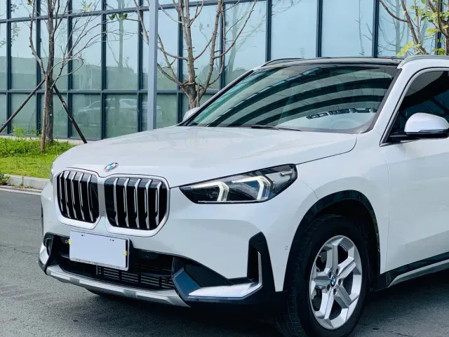 BMW X1 — Фото автомобиля 4