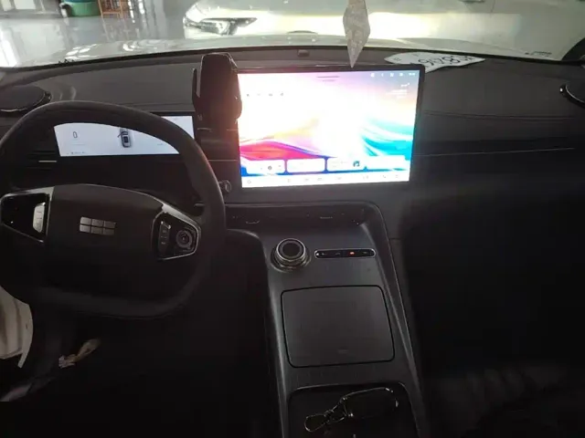 Geely Galaxy E5 — Фото автомобиля 9
