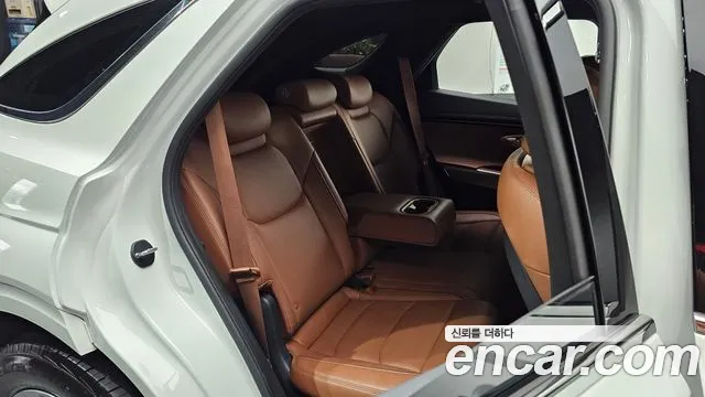 Genesis GV70 2.5T Бензин 2WD — Фото автомобиля 12