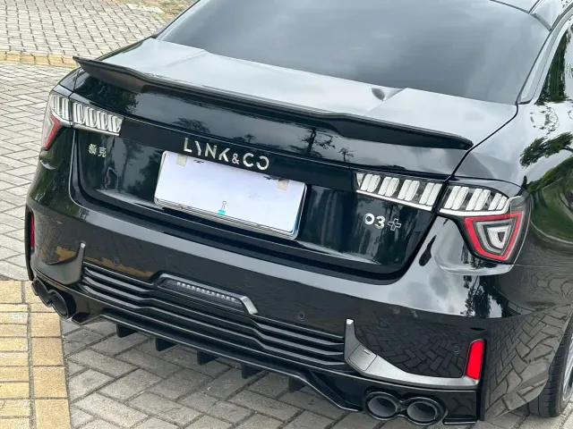 Lynk & Co 03 — Фото автомобиля 10