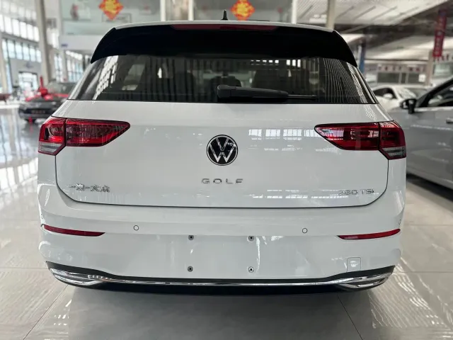 Volkswagen Golf — Фото автомобиля 14