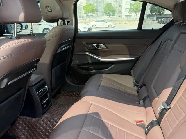 BMW 3 Series — Фото автомобиля 5