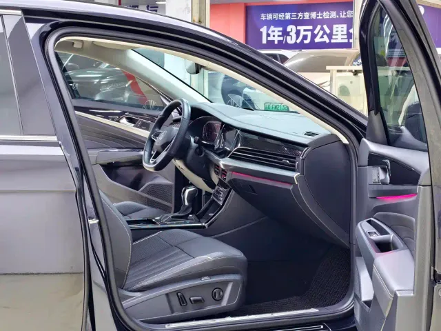 Volkswagen Passat — Фото автомобиля 9