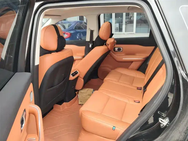 Leapmotor C10 — Фото автомобиля 7