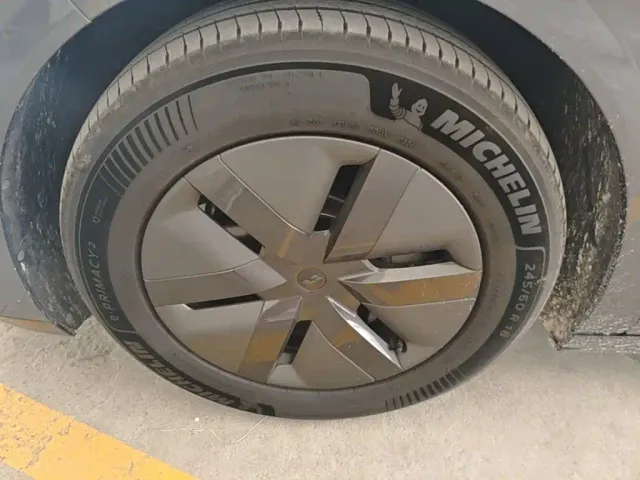 Li Auto MEGA — Фото автомобиля 22