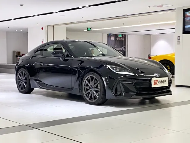 Subaru BRZ — Фото автомобиля 2